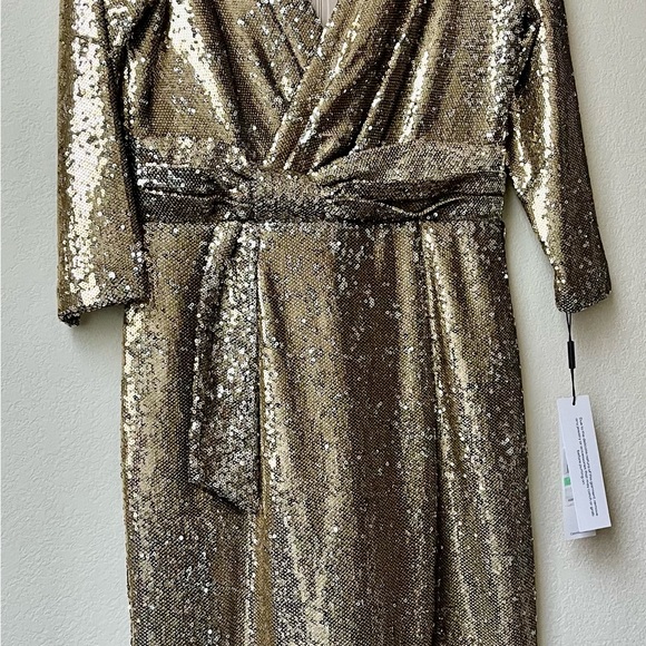 Calvin Klein Women’s Size 8 Shimmering V Neckline Gold Sequin 3/4 Sleeve Dress - Picture 5 of 16
